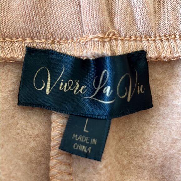 Vivre La Vie shorts size large - Picture 4 of 16